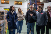 Valenzuela visitó una importante planta industrial en Vicente López junto a referentes locales