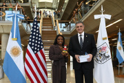 Jorge Macri le dio la bienvenida a Simone Biles, la mejor gimnasta del mundo, "Huésped de honor" de la Ciudad