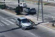 Imprudencia peatonal: un hombre fue embestido por un automóvil luego de cruzar peligrosamente varias veces la Ruta 197