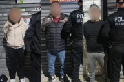 “Perdimos jefe, ya fue”. La Policía de la Ciudad detuvo a tres delincuentes, uno de ellos peruano y con condenas por robo, cuando intentaban robar un local en Floresta