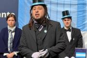 Con vestimentas de época y urnas ciudadanas, recrearon el Cabildo Abierto del 25 de Mayo