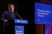 Kicillof busca darle forma a una propuesta nacional y volvió a confrontar con Milei