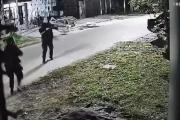 Fuga de película en José C. Paz: rodeado por policías, se metió en una casa y escapó por los techos
