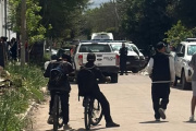 Un alumno baleó a un compañero dentro de una escuela de La Matanza: lo atacó en el baño