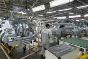 Stellantis paralizó la producción en El Palomar y la planta permanecerá sin actividad hasta enero