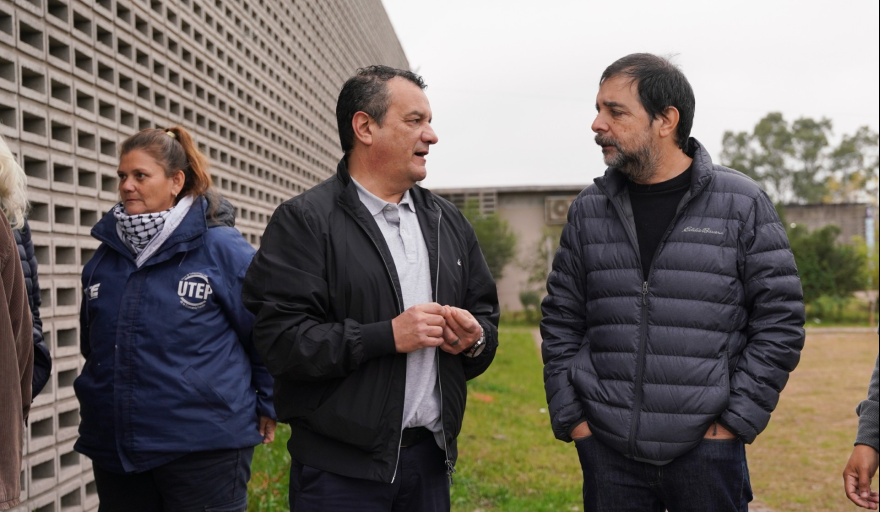 Fernando Moreira recorrió la obra del nuevo Centro Juvenil Municipal de Barrio Independencia