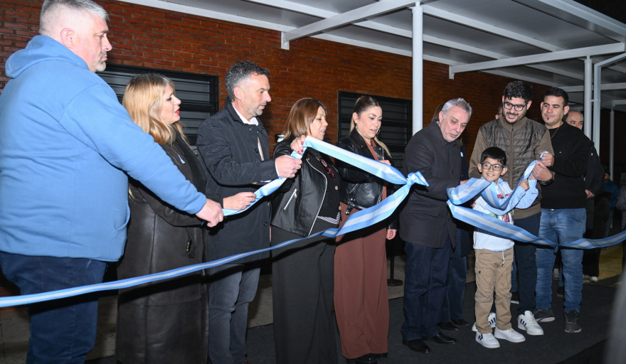 Julio Zamora inauguró el nuevo auditorio de Ricardo Rojas: "Esto forma parte de una política de Estado para llevar la cultura a cada rincón de Tigre"